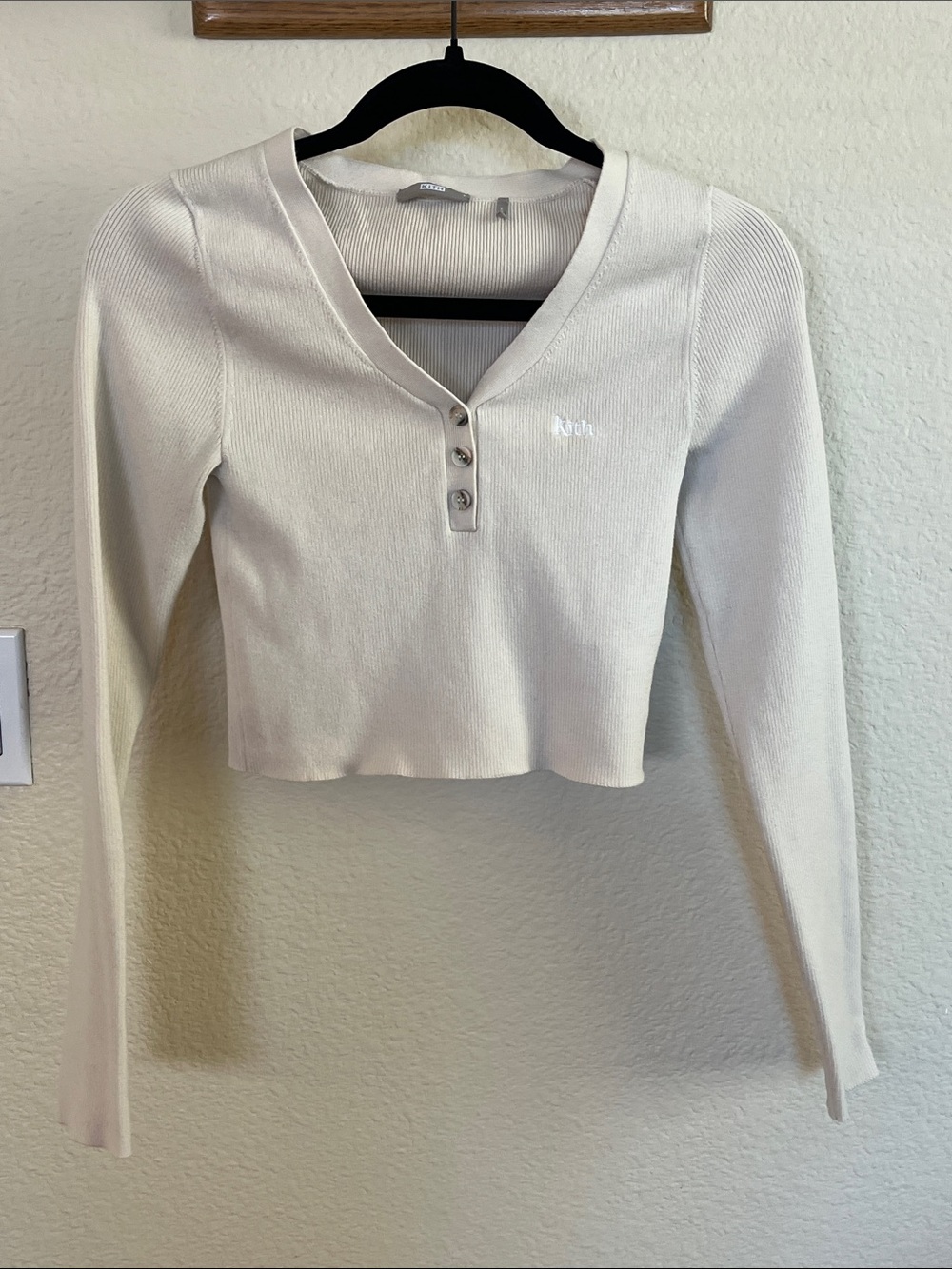 Kith Cream Ribbed Henley Crop Long Sleeve Top